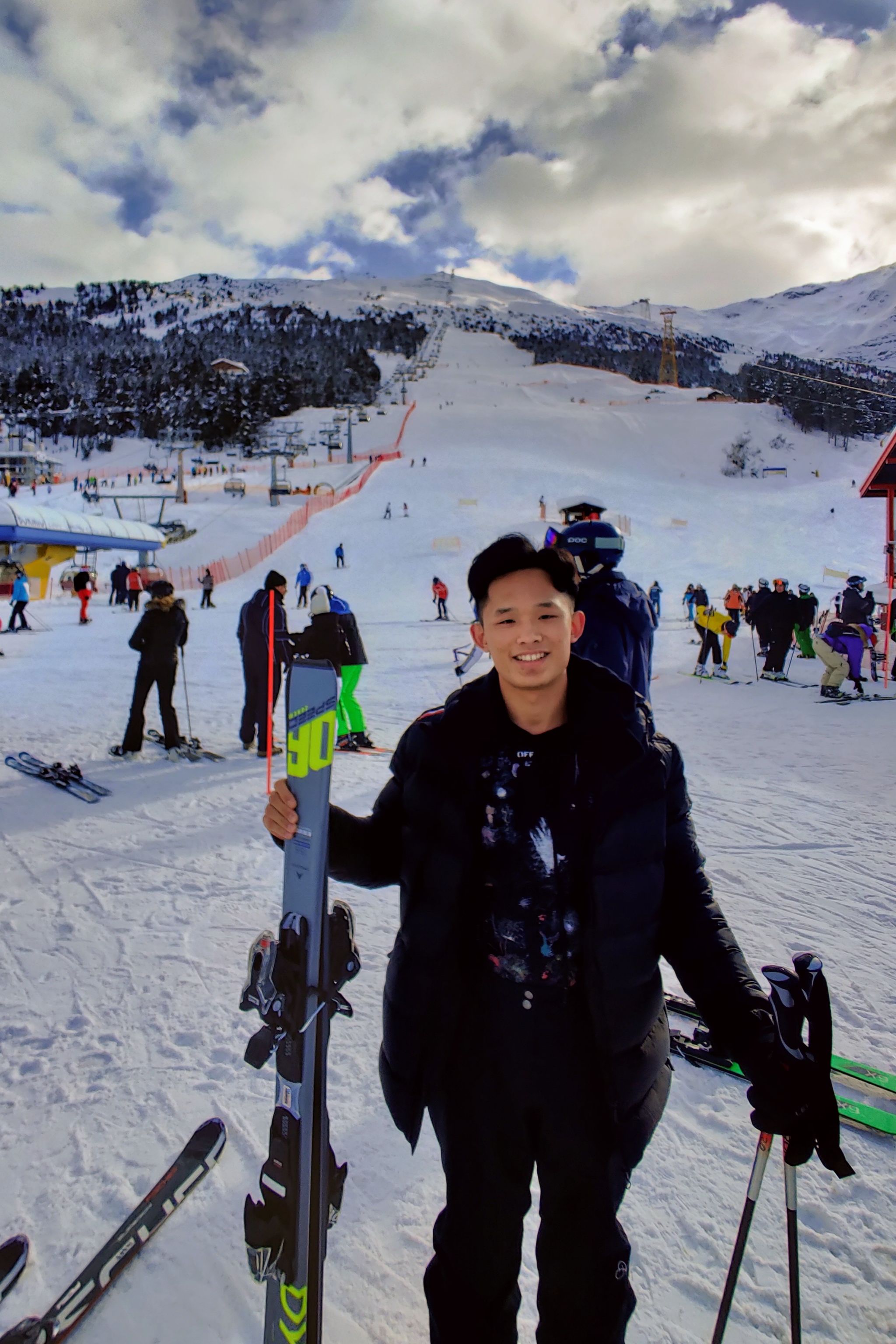 图1在意大利读中学时期的杨正好jpg