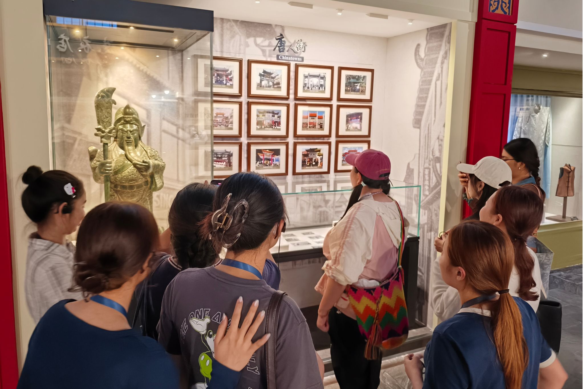 在广州华侨博物馆了解唐人街历史.jpg